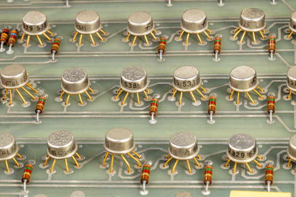 Vintage integrated circuits in TO-99 metal can packages