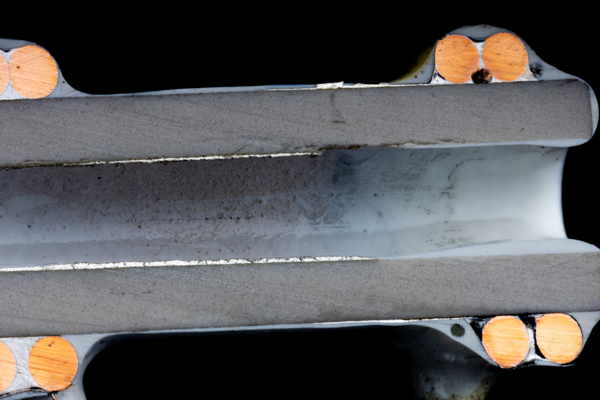 Cross section through a tubular ceramic capacitor (Outtake)